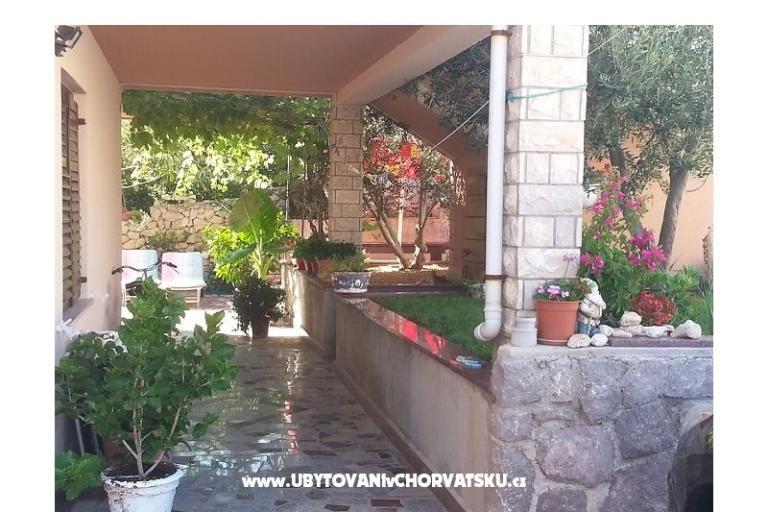 Apartmány Ita s bazenom – foto 16