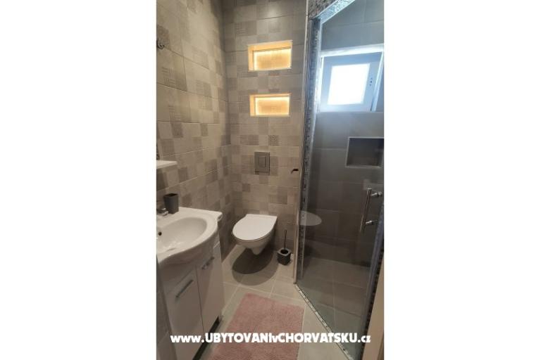 Apartmán s bazénem and jacuzzi – foto 13