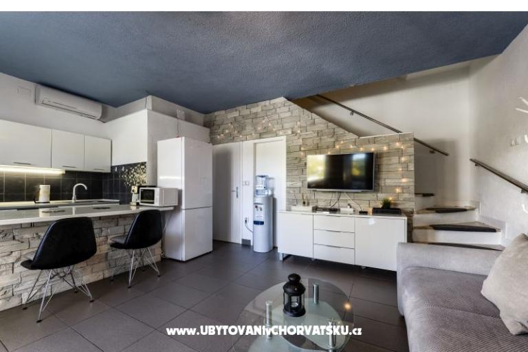 Apartmán s bazénem and jacuzzi – foto 16