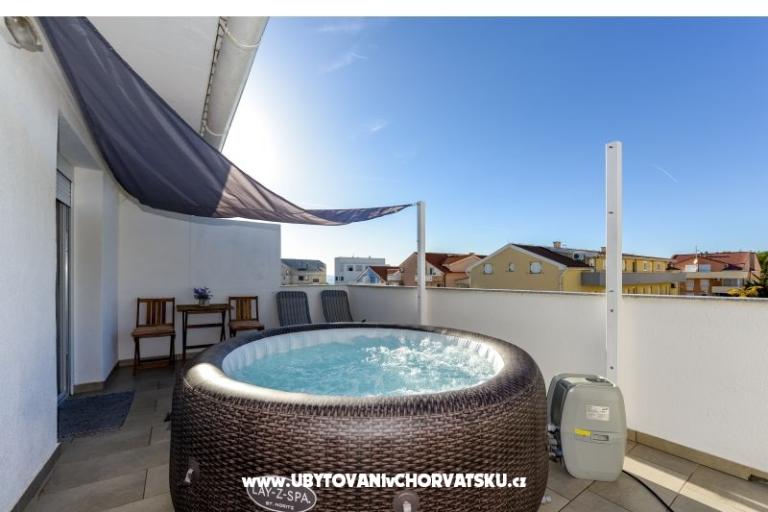 Apartmán s bazénem and jacuzzi – foto 22