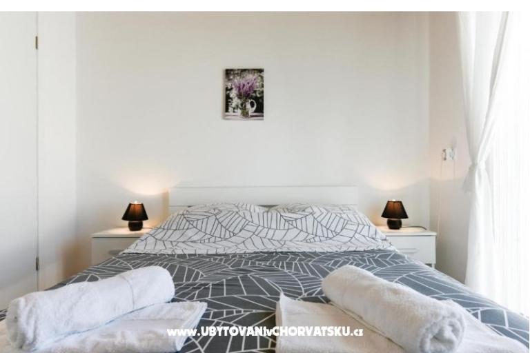Apartmán s bazénem and jacuzzi – foto 27