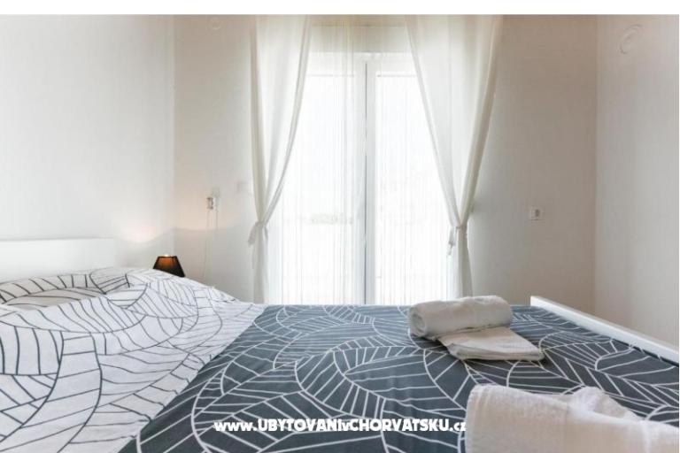 Apartmán s bazénem and jacuzzi – foto 28