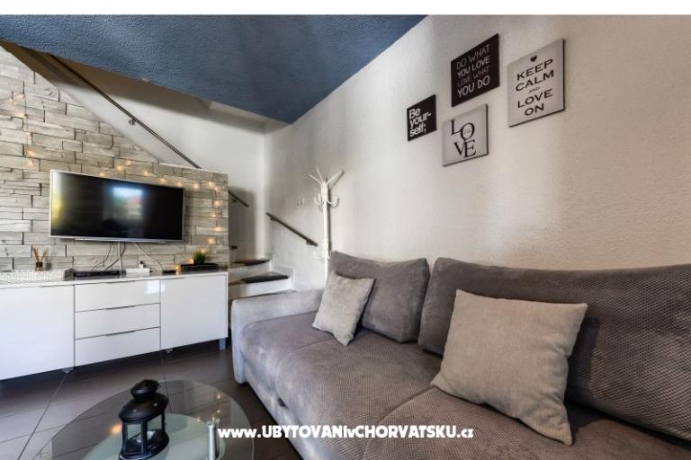 Apartmán s bazénem and jacuzzi – foto 31