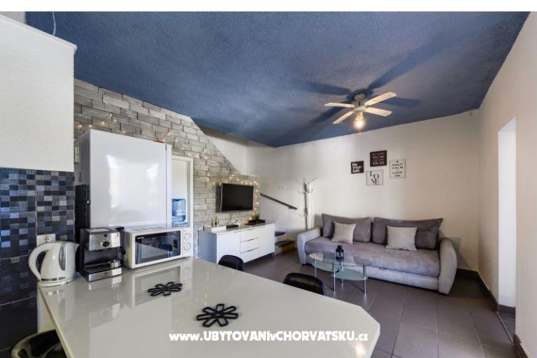 Apartmán s bazénem and jacuzzi – foto 6