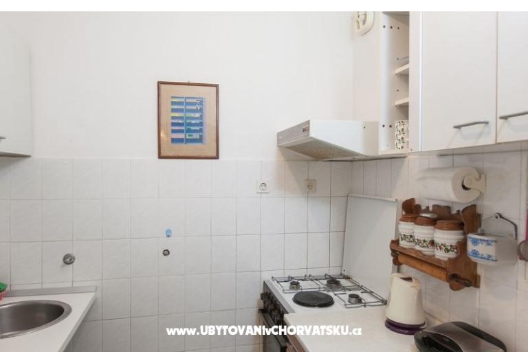 LI V R - Podgora – foto 9