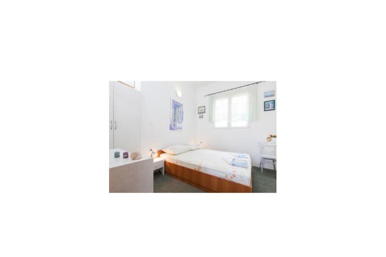 LI V R - Podgora – foto 17