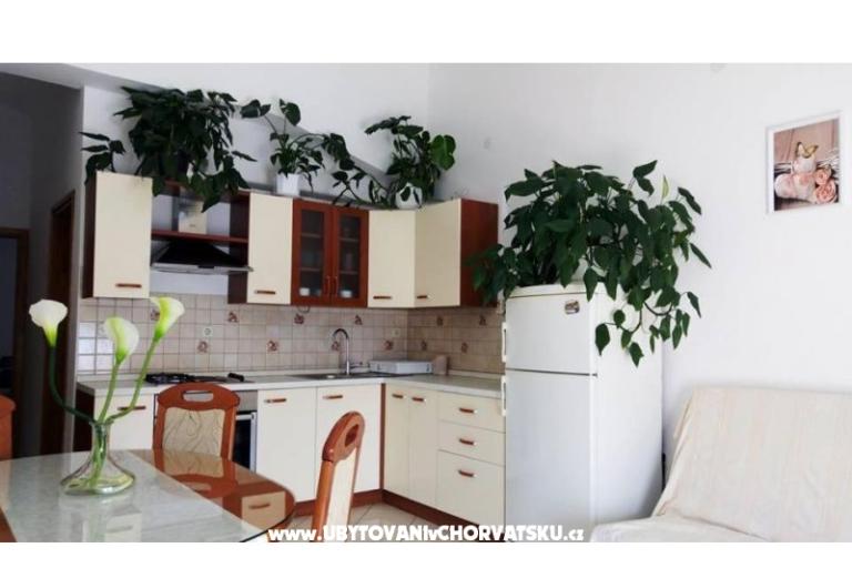 Apartmány TONĆI I IRIS*** – foto 22