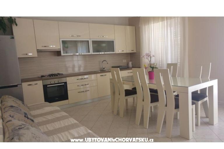 Apartmány TONĆI I IRIS*** – foto 4