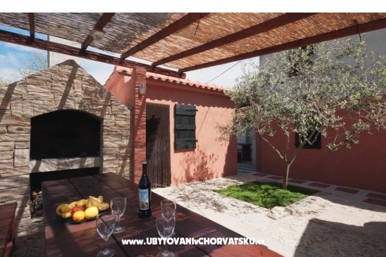 Apartmány Angelo s bazénem – foto 13
