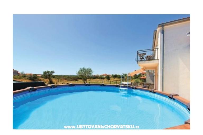 Family house s bazénem – foto 15