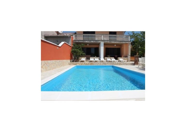Dům with swimming pool – foto 13