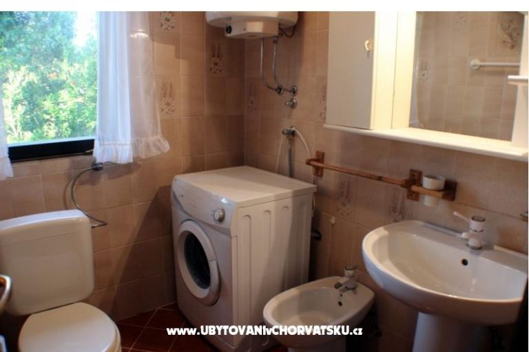 Dům with swimming pool – foto 7