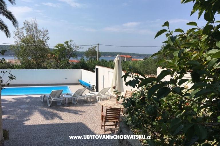 Apartmány Anny s bazénem – foto 4