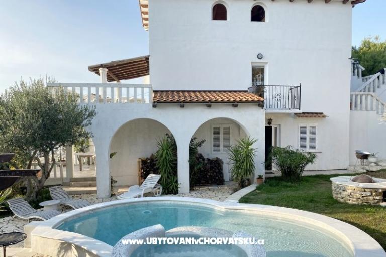 Villa Agata s bazénem &amp; sauna – foto 16