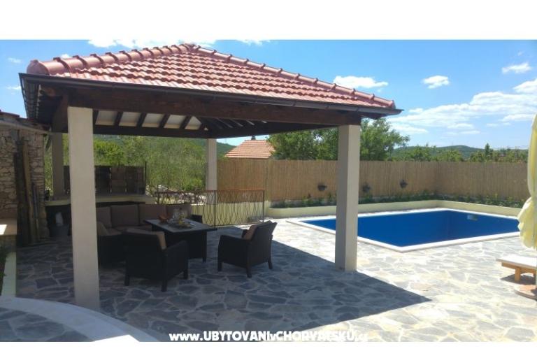 Countryside house s bazénem – foto 5
