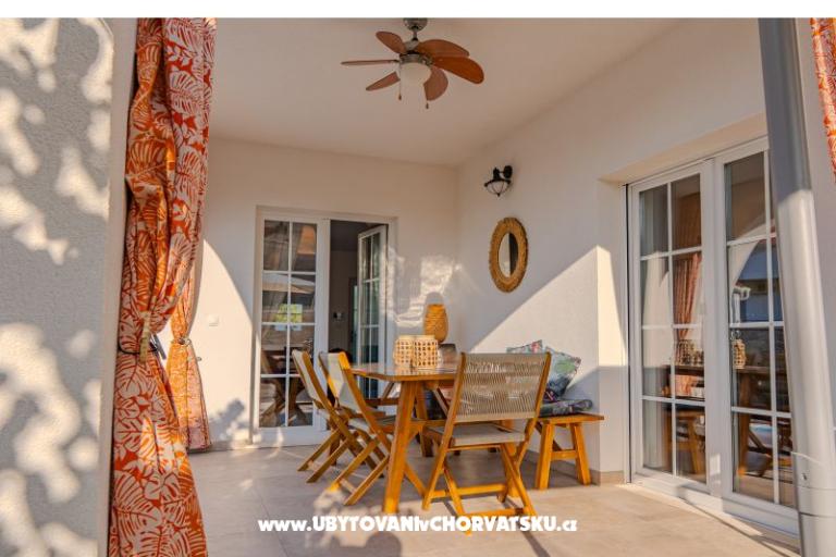 The Three Flowers Pool Dům – foto 10