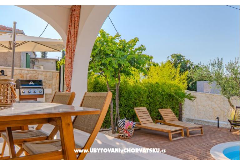 The Three Flowers Pool Dům – foto 13