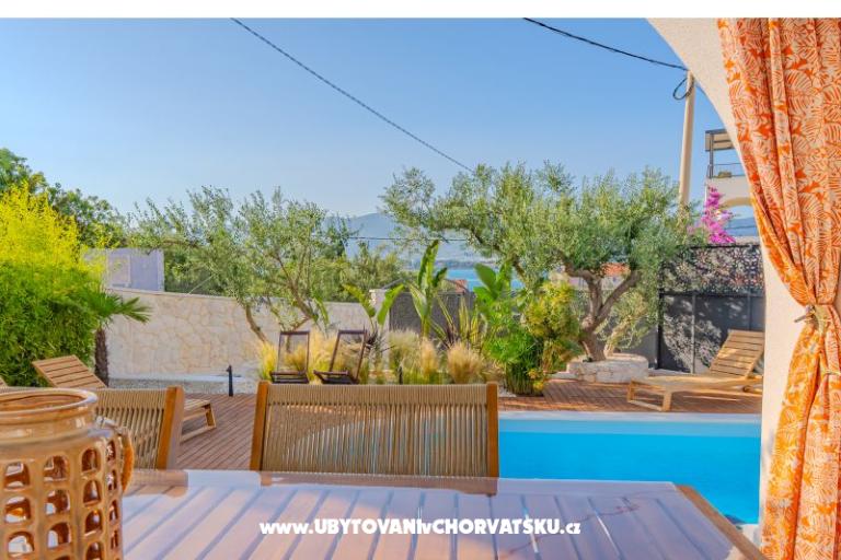 The Three Flowers Pool Dům – foto 14