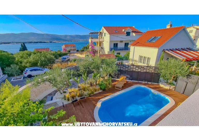 The Three Flowers Pool Dům – foto 15