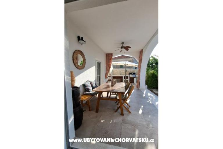 The Three Flowers Pool Dům – foto 19