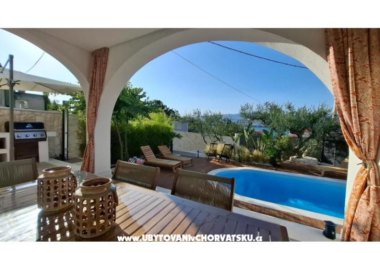 The Three Flowers Pool Dům – foto 20