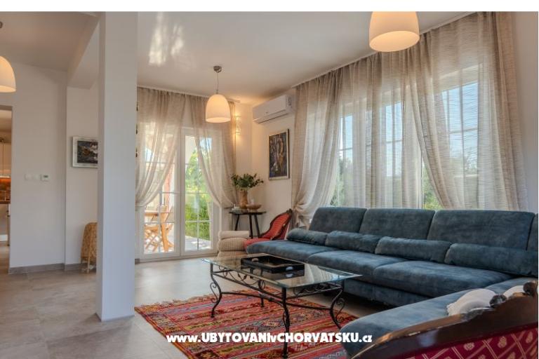 The Three Flowers Pool Dům – foto 21