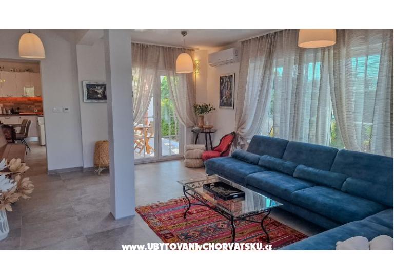 The Three Flowers Pool Dům – foto 29