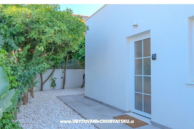 The Three Flowers Pool Dům – foto 52