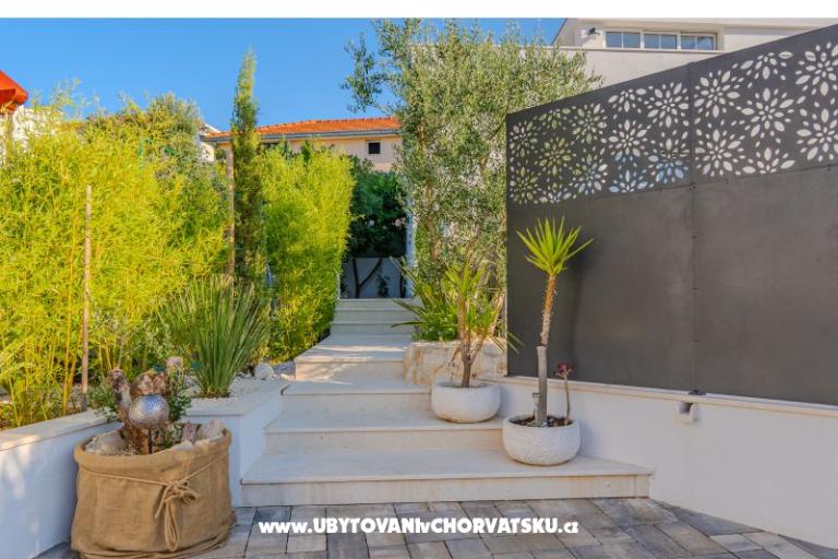 The Three Flowers Pool Dům – foto 54