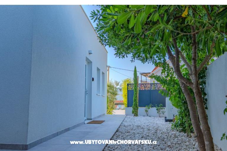 The Three Flowers Pool Dům – foto 55