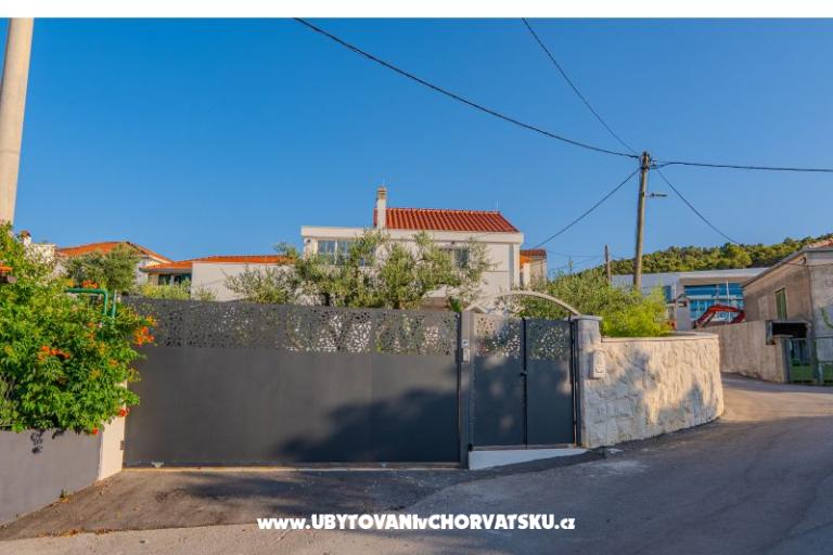 The Three Flowers Pool Dům – foto 58