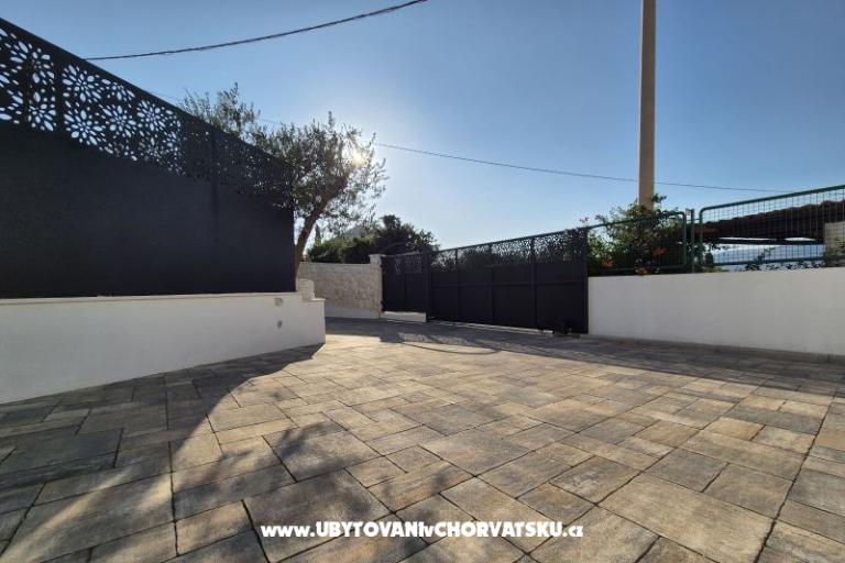 The Three Flowers Pool Dům – foto 7