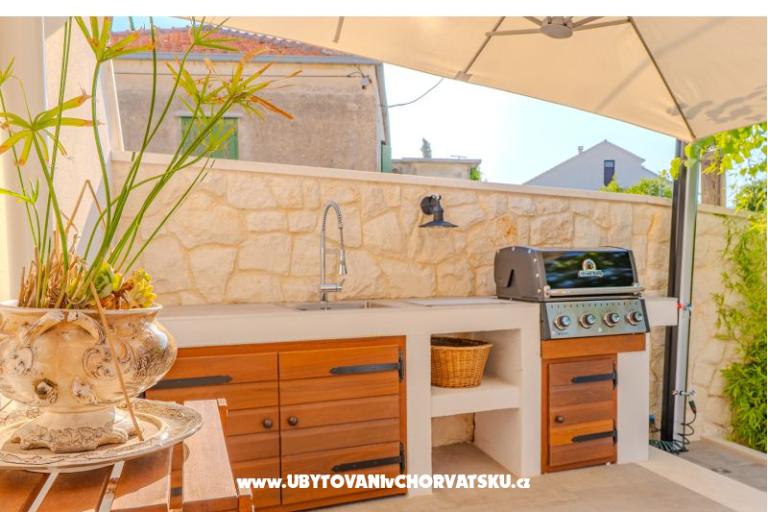 The Three Flowers Pool Dům – foto 9