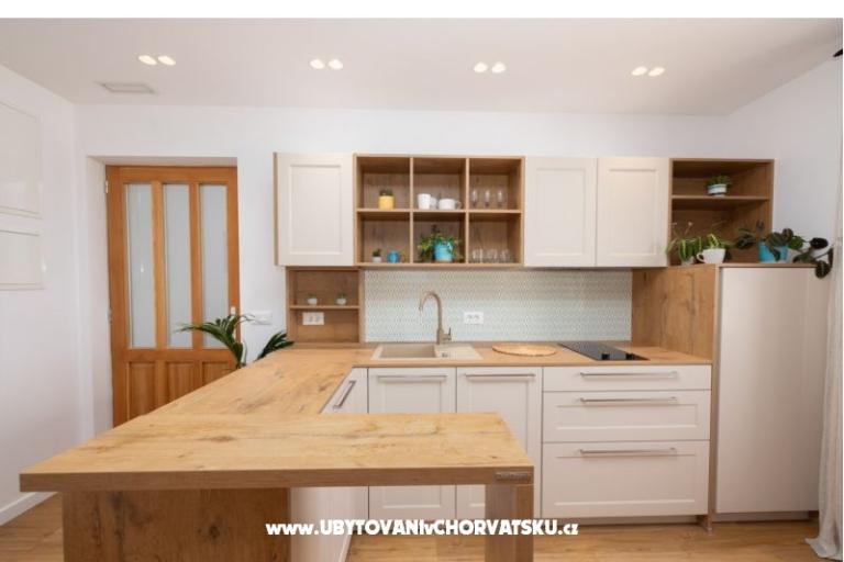 Beachfront Apartmán NIVES – foto 24