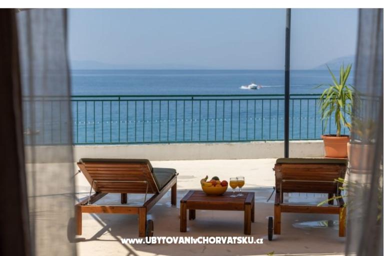 Beachfront Apartmán NIVES – foto 31