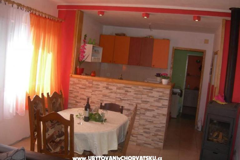 Apartmán Prznjak + boat – foto 8