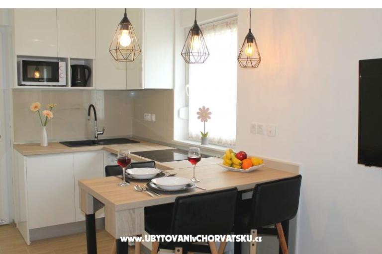 Apartmány Juricev 100m to the beach – foto 14