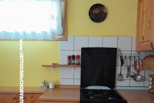 Robinzonski turizam Lavdara Dominis – foto 12