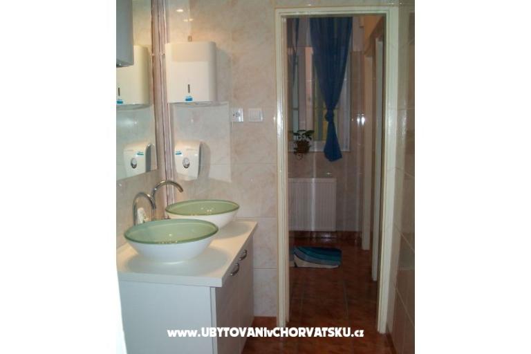 Chameleon hostel – foto 16