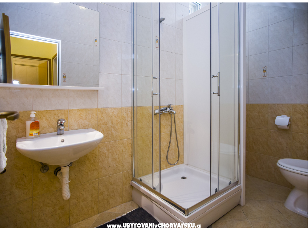 APARTMENTS GLAVOR DRA�E - Drace &amp;amp; Trstenik Chorvatsko