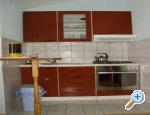 Apartmaji Marijana - Karlobag Hrvaka