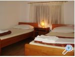Apartmaji Marijana - Karlobag Hrvaka