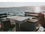 Apartmaji Sofija - Karlobag Hrvaka