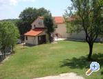 Apartmaji Gracijela - Karlobag Hrvaka