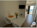 Apartmaji Anita with Pool - Karlobag Hrvaka