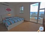 Apartmaji Anita with Pool - Karlobag Hrvaka