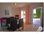 Beachfront Ferienwohnungen Baricevic wit - Karlobag Kroatien