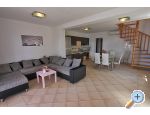 Beachfront Apartmaji Baricevic wit - Karlobag Hrvaka