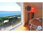 Beachfront Apartmaji Christian - Karlobag Hrvaka