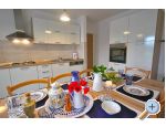 Beachfront Apartmaji Christian - Karlobag Hrvaka